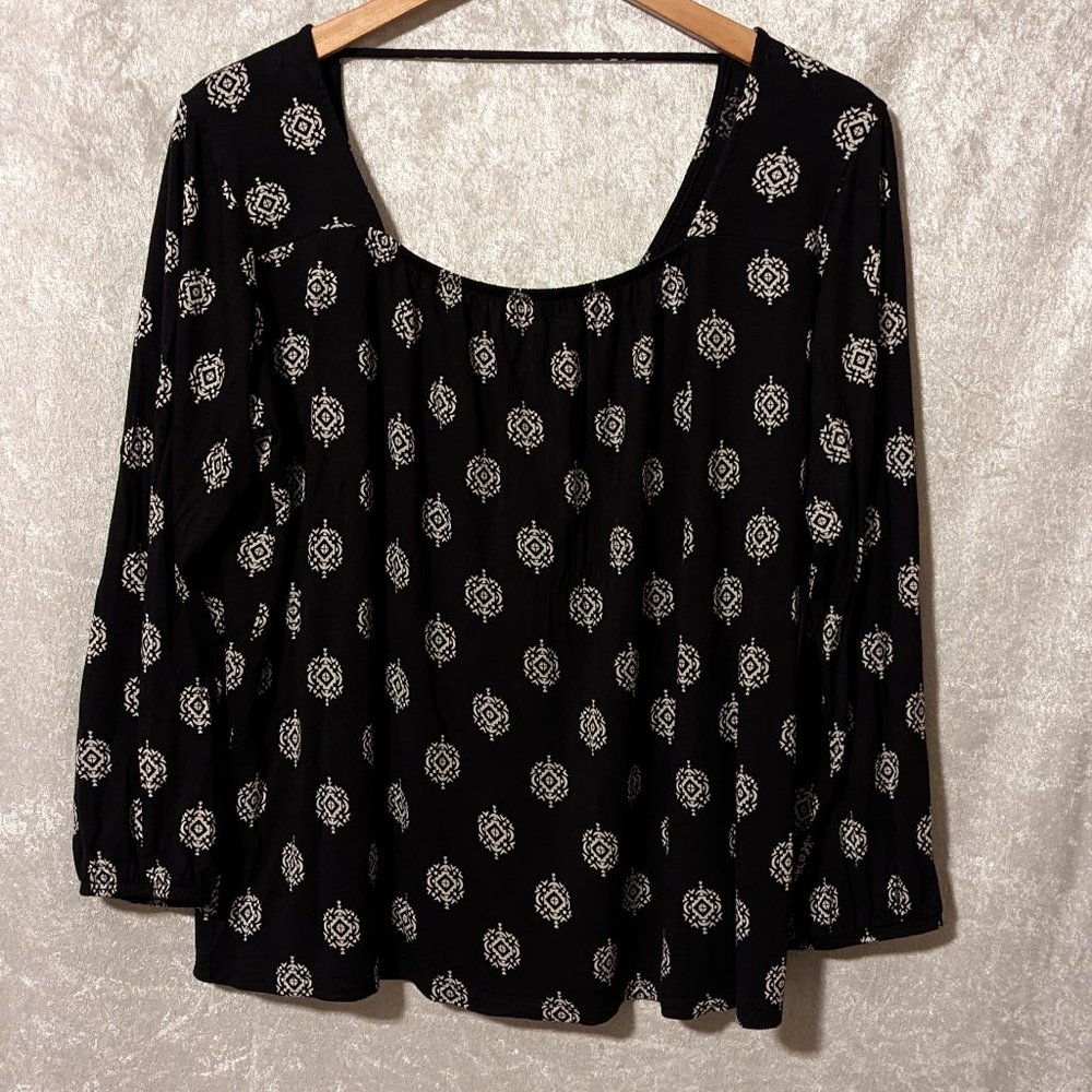 Old Navy Black with White Design Peasant Sleeve Blouse Size L